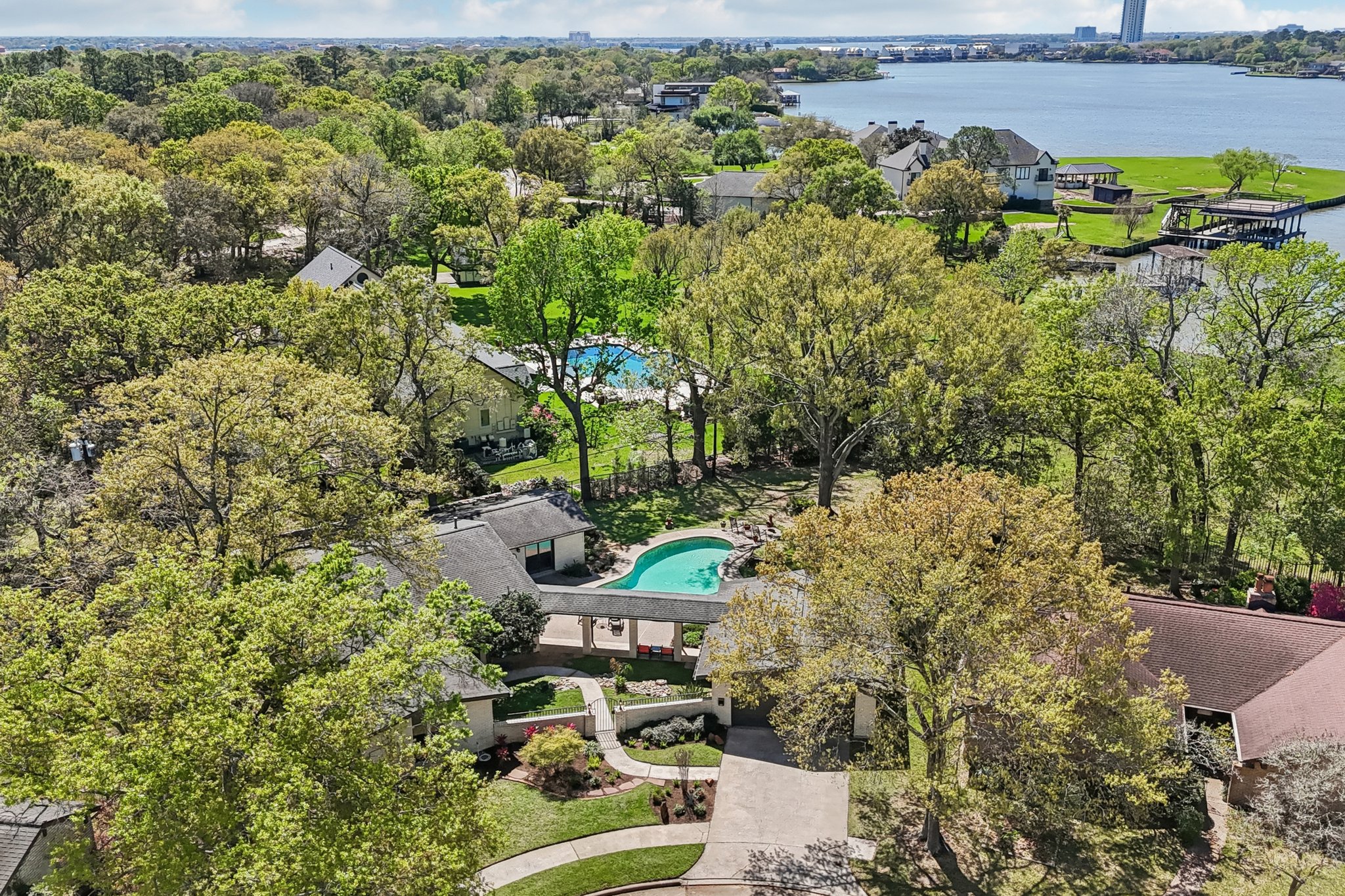 Whitecap Dr-L1403-051.jpg