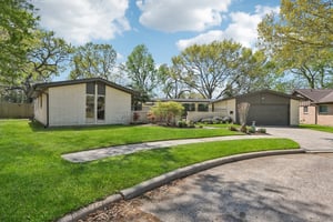 Whitecap Dr-L1403-003.jpg