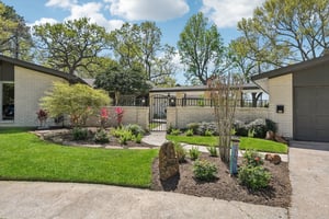 Whitecap Dr-L1403-004.jpg