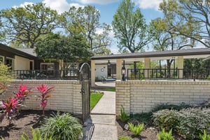 Whitecap Dr-L1403-006.jpg