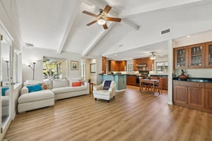 Whitecap Dr-L1403-010.jpg