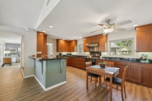 Whitecap Dr-L1403-016.jpg