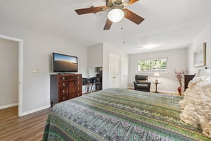 Whitecap Dr-L1403-032.jpg