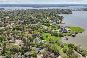 Whitecap Dr-L1403-055.jpg