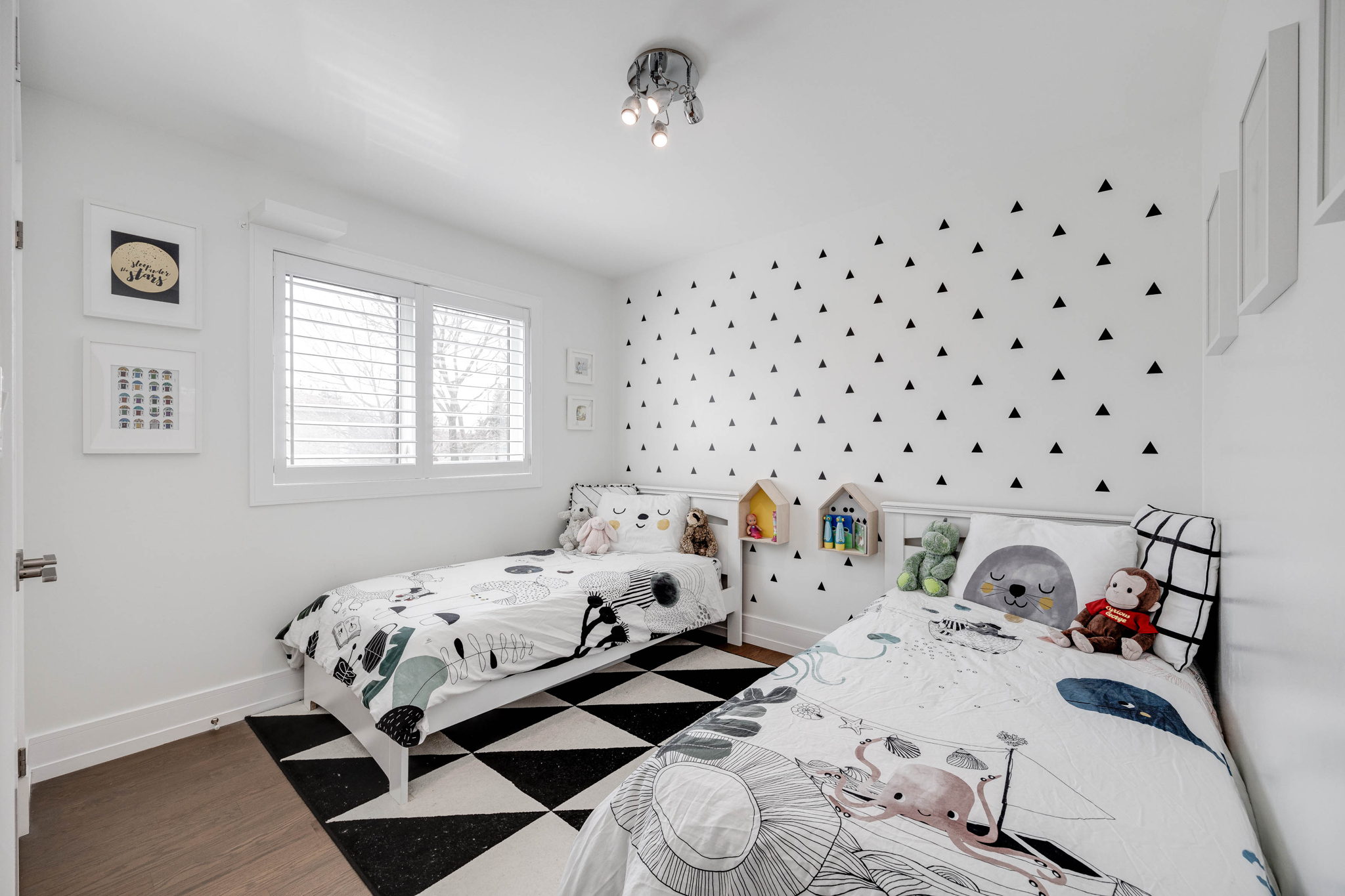 Toronto property showcase — delivered property photograph 33