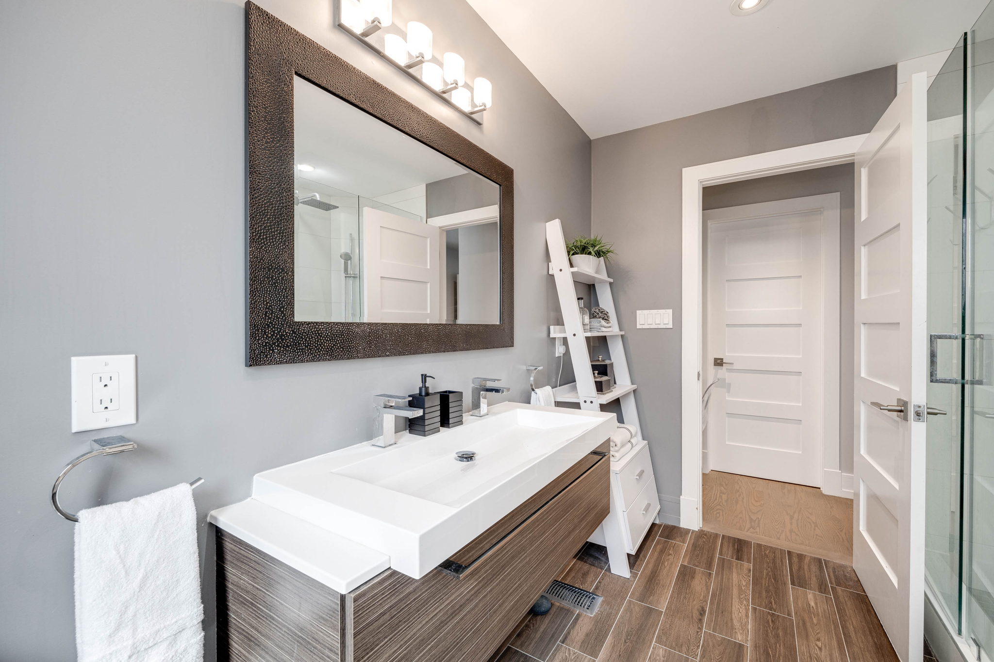 Toronto property showcase — delivered property photograph 40