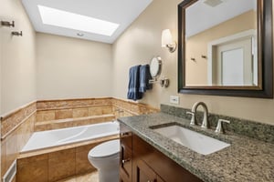 3100 N Kenmore Ave I_023.jpg