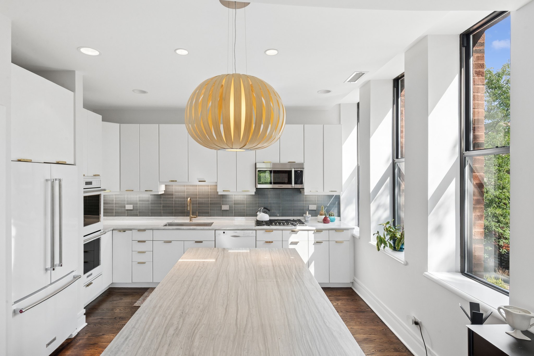 3100 N Kenmore Ave J_011.jpg