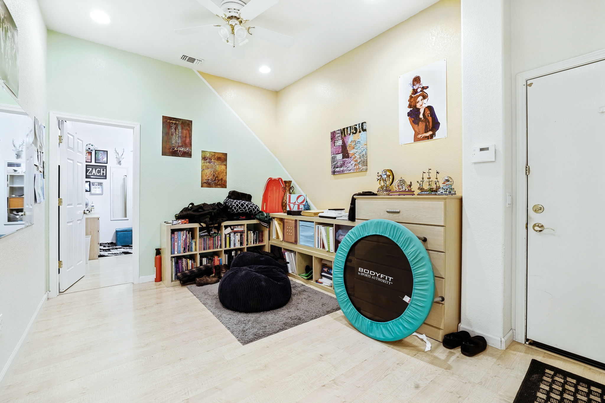  Photo 21