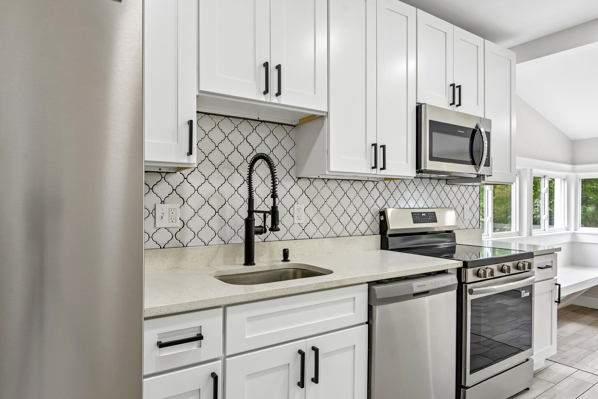 Echodale Ave-S2209-010.jpg