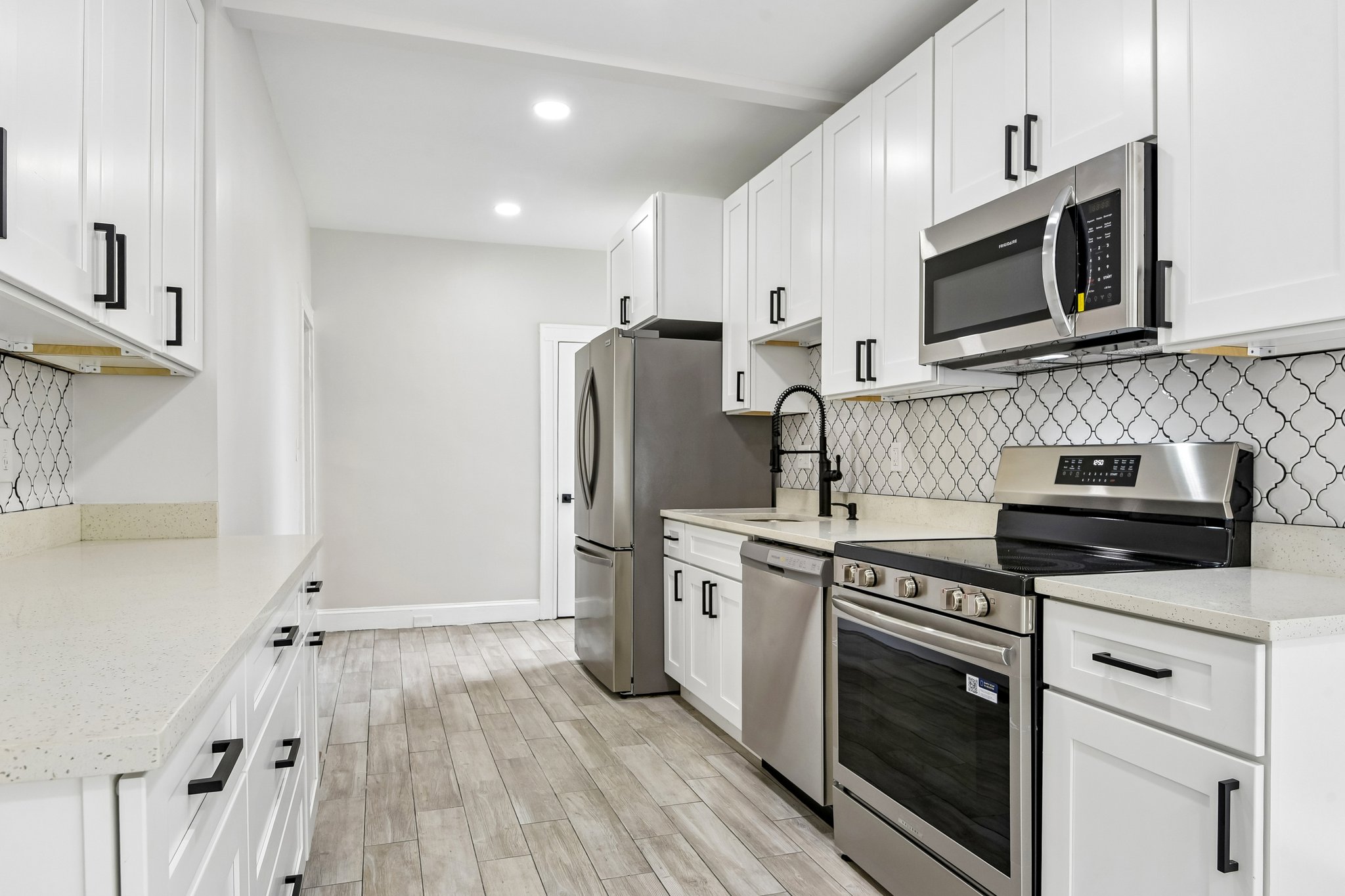 Echodale Ave-S2209-012.jpg