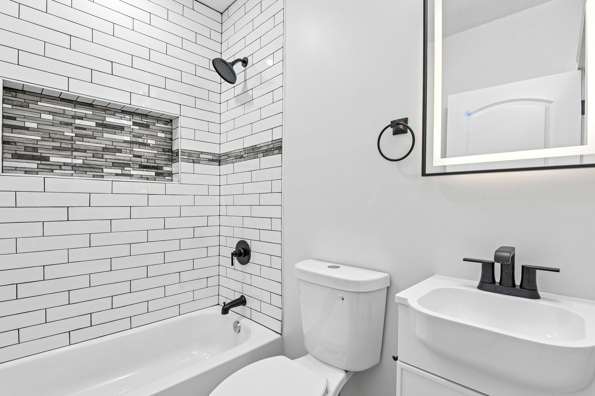 Echodale Ave-S2209-018.jpg