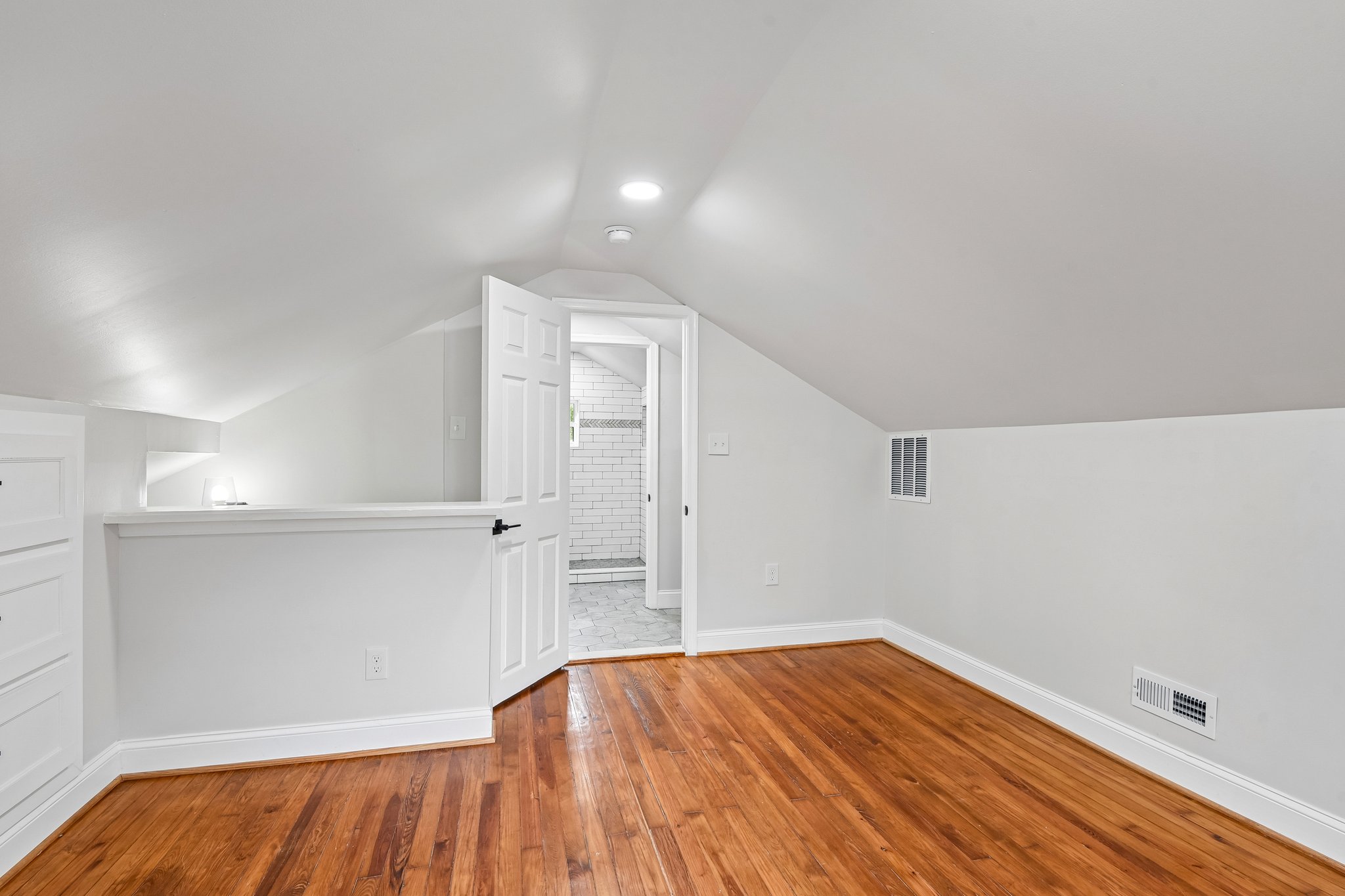 Echodale Ave-S2209-024.jpg