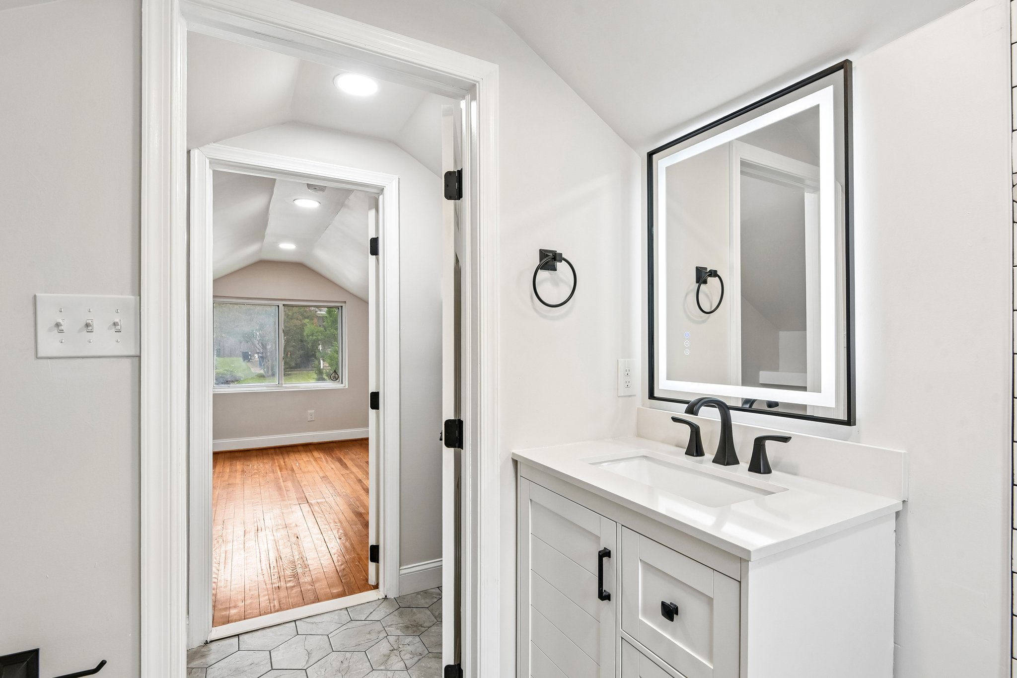 Echodale Ave-S2209-028.jpg