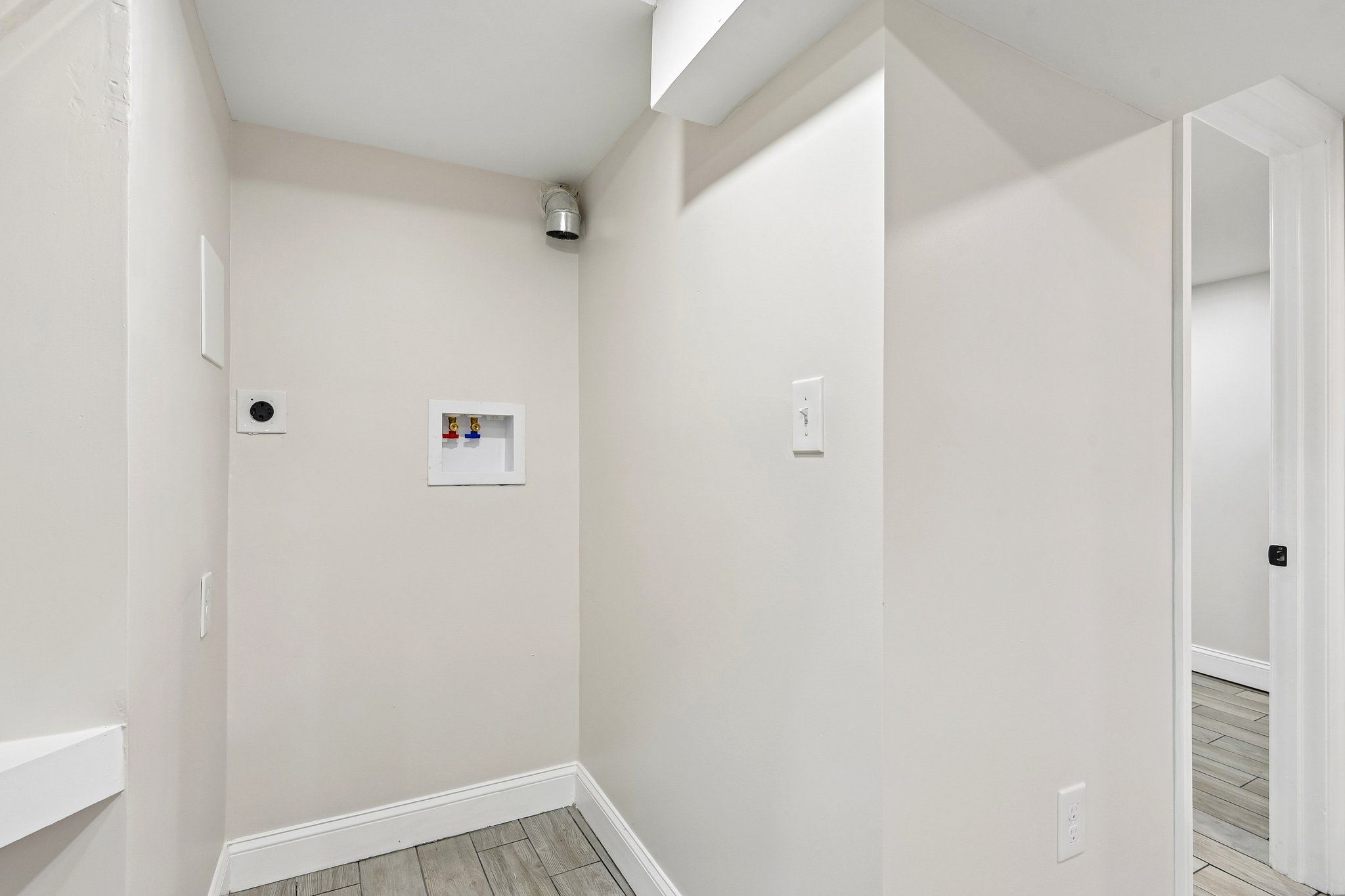 Echodale Ave-S2209-031.jpg