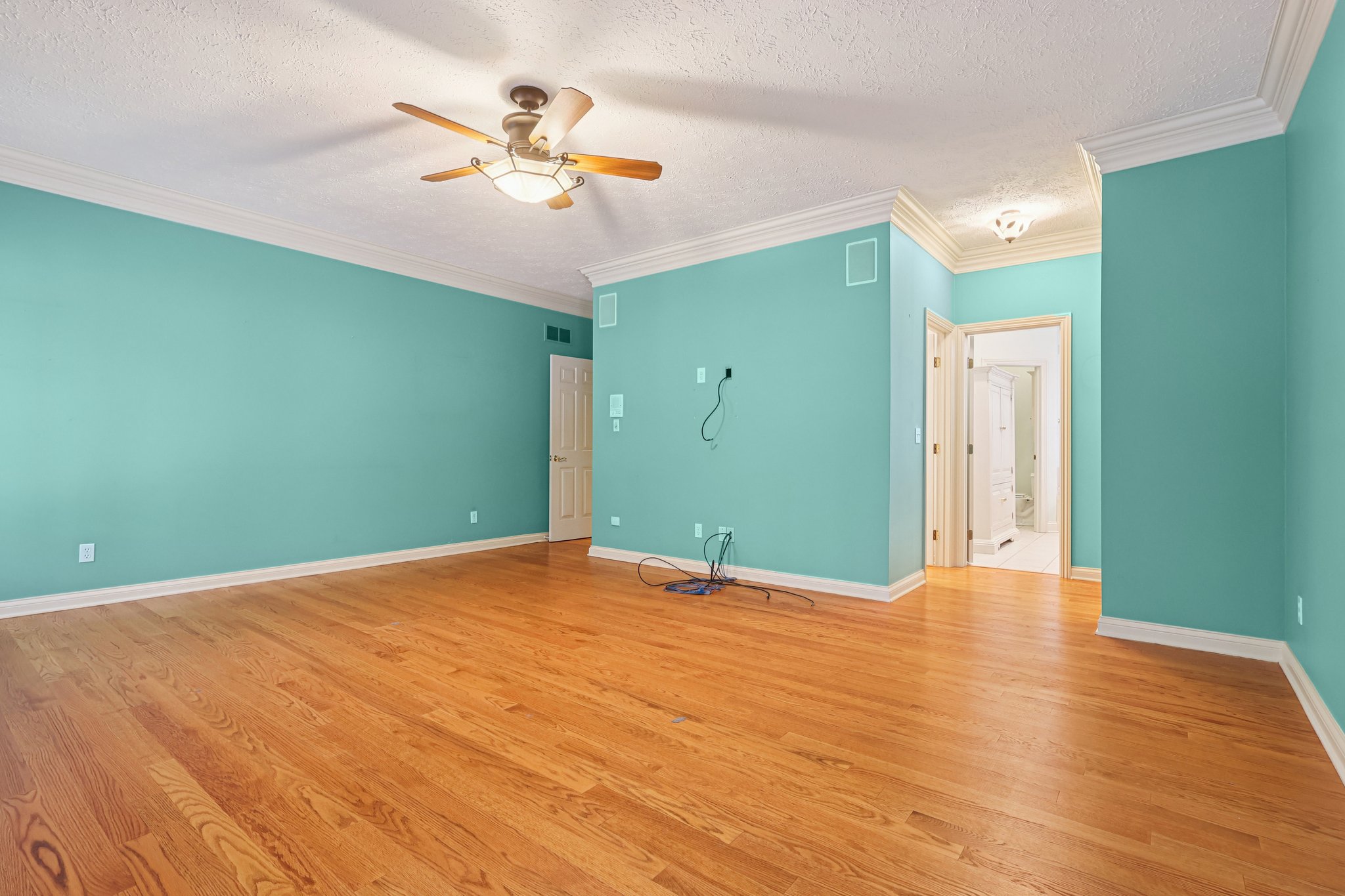 Walden Dr-S1202-035.jpg