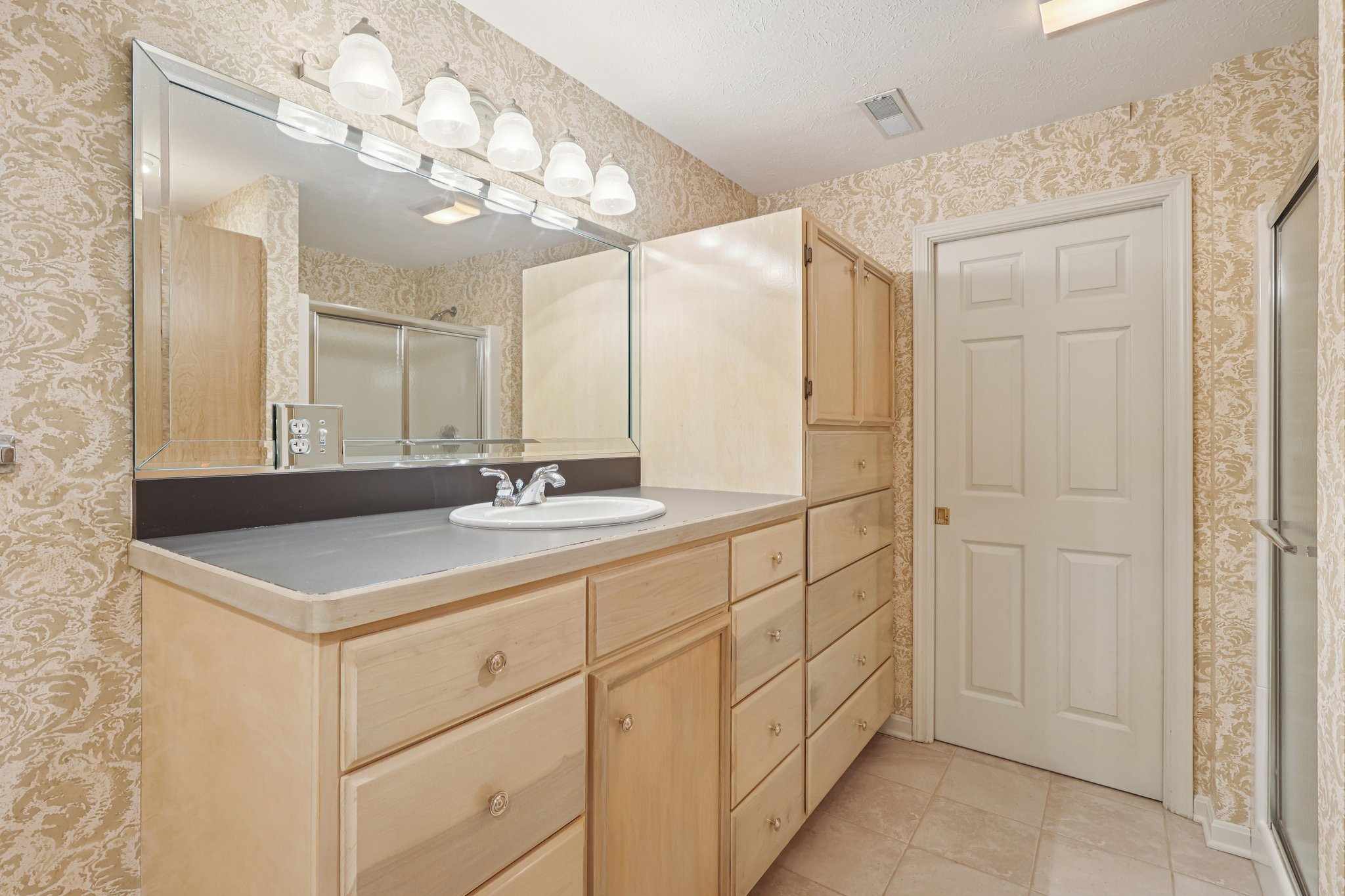 Walden Dr-S1202-041.jpg