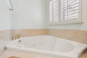 Walden Dr-S1202-045.jpg