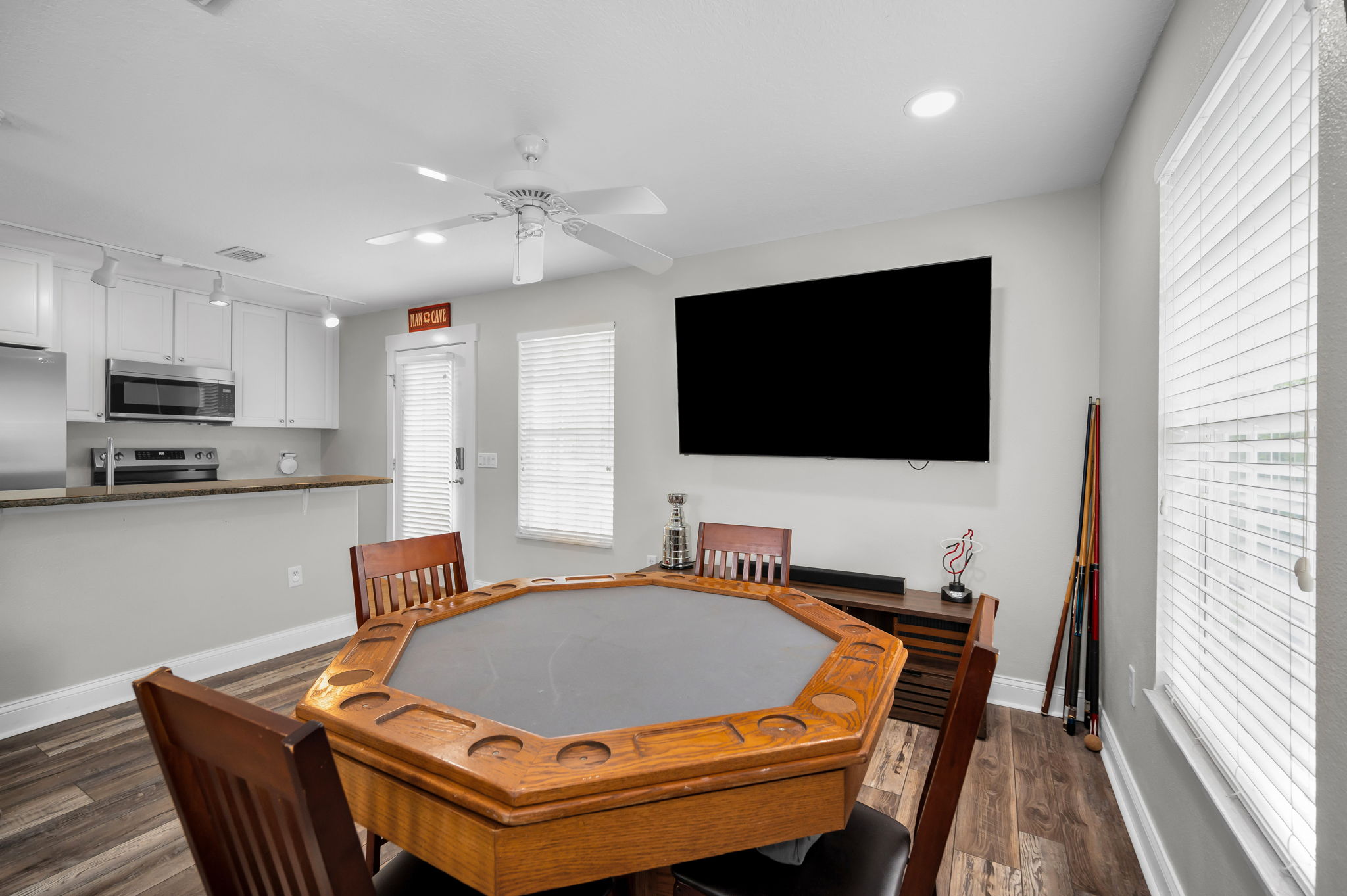 Guest Quarters9