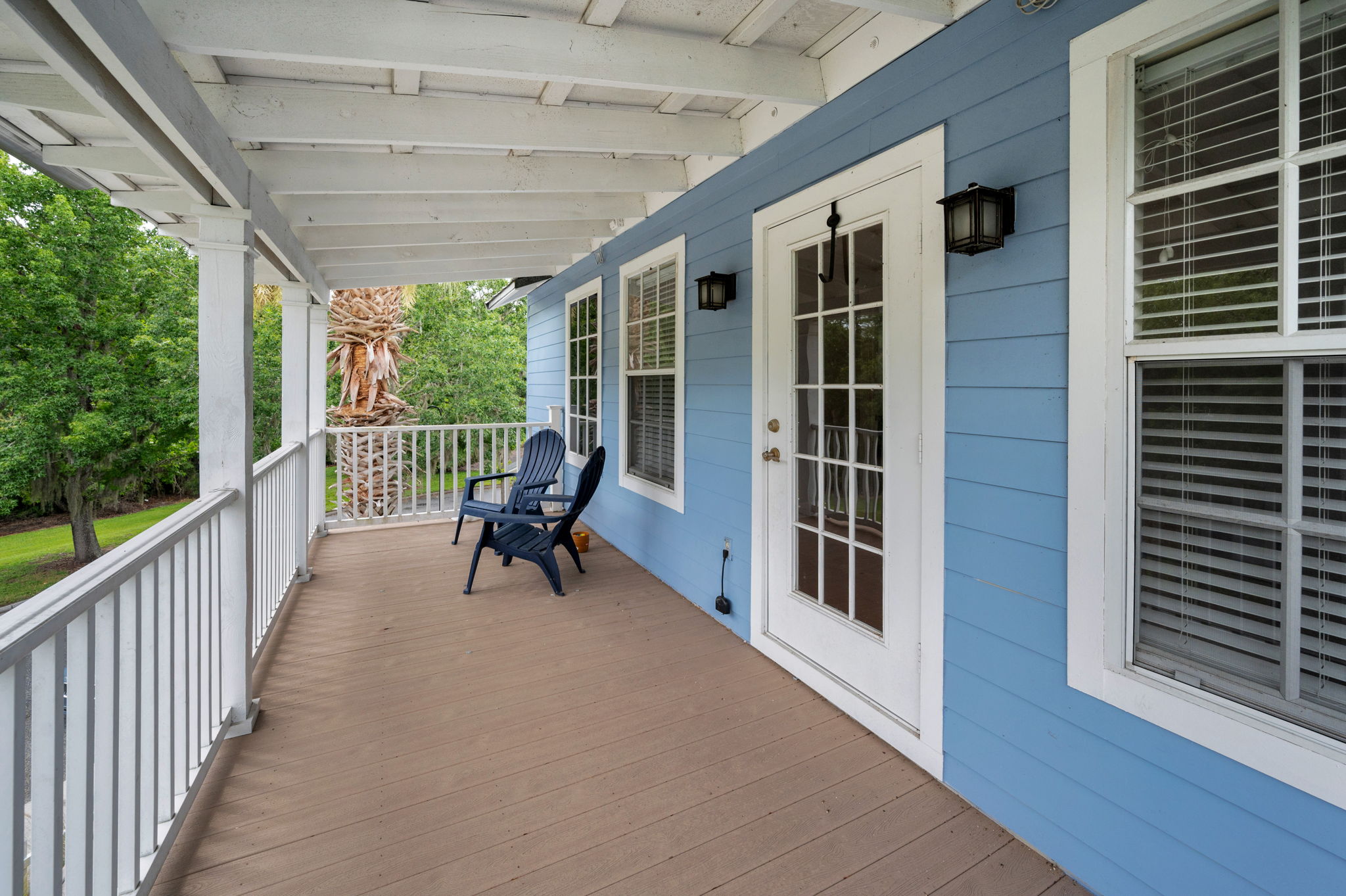 Upper Level Balcony5