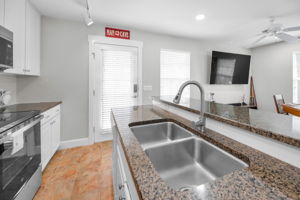 Guest Quarters12