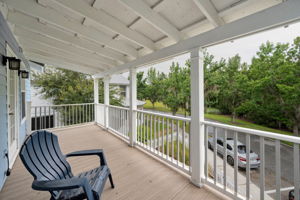 Upper Level Balcony3