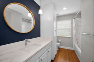 Upper Level Bathroom2a