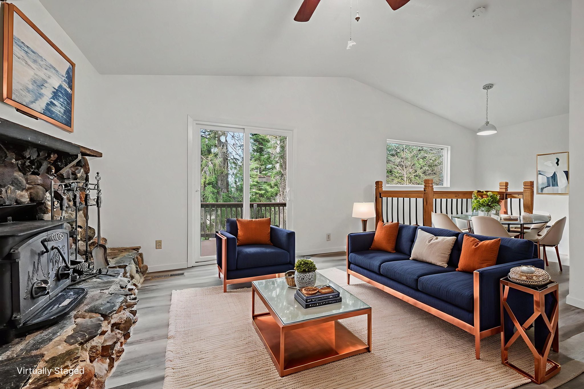 DSC04076 virtually staged.jpeg