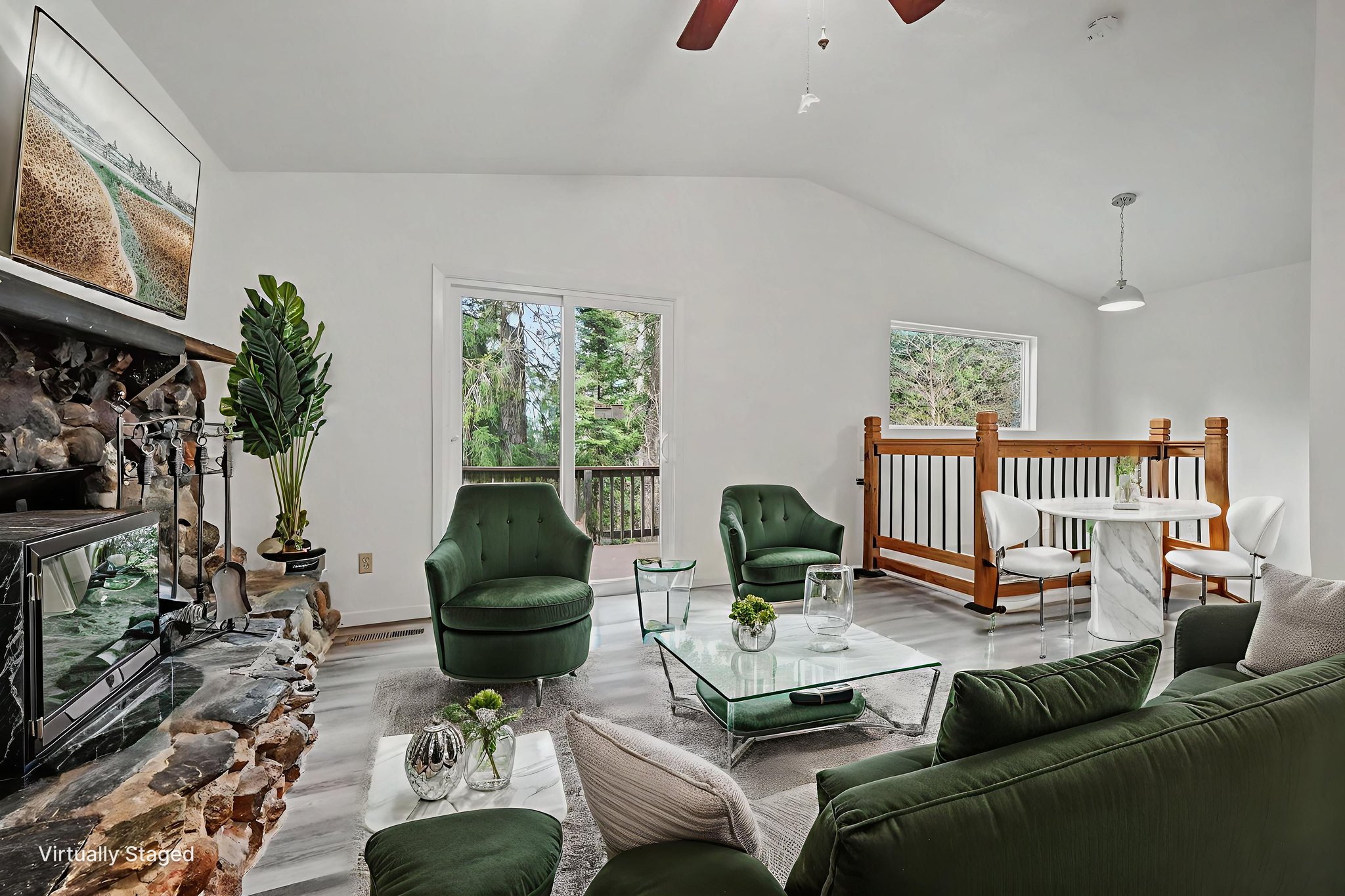 DSC04076 virtually staged.jpeg