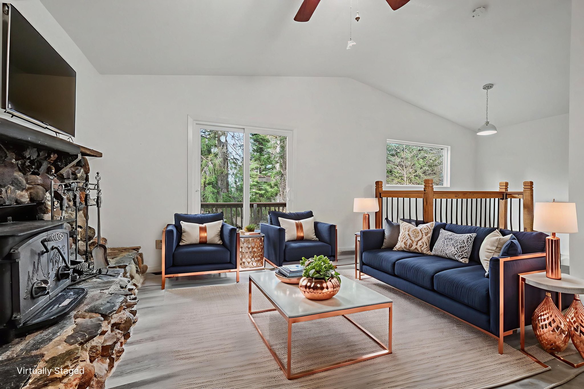 DSC04076 virtually staged.jpeg