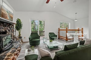 DSC04076 virtually staged.jpeg