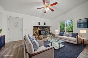 DSC04086 virtually staged.jpeg