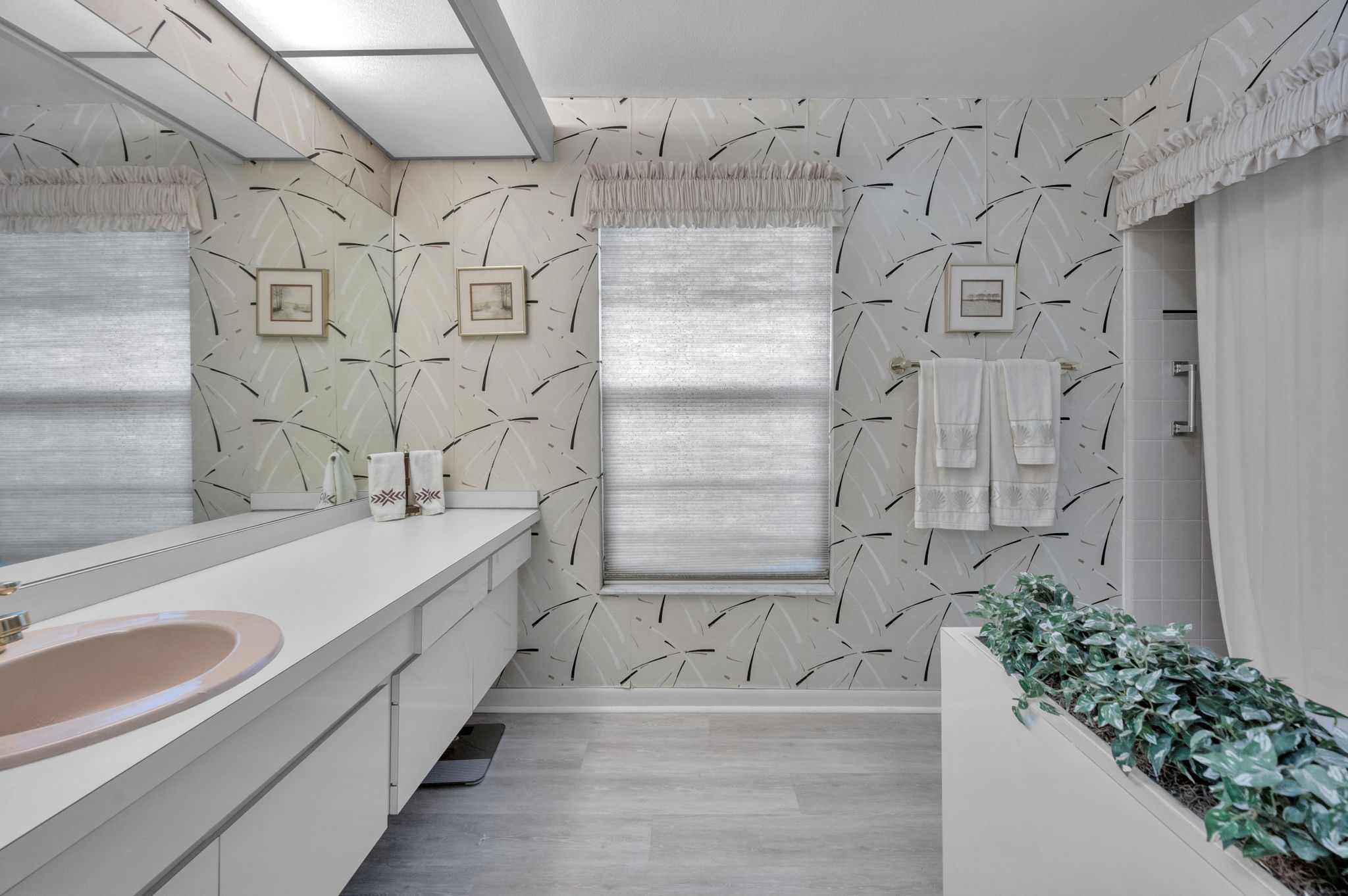 Primary Bathroom1b