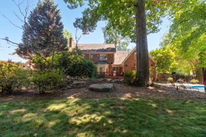3106 Cabarrus Dr-38