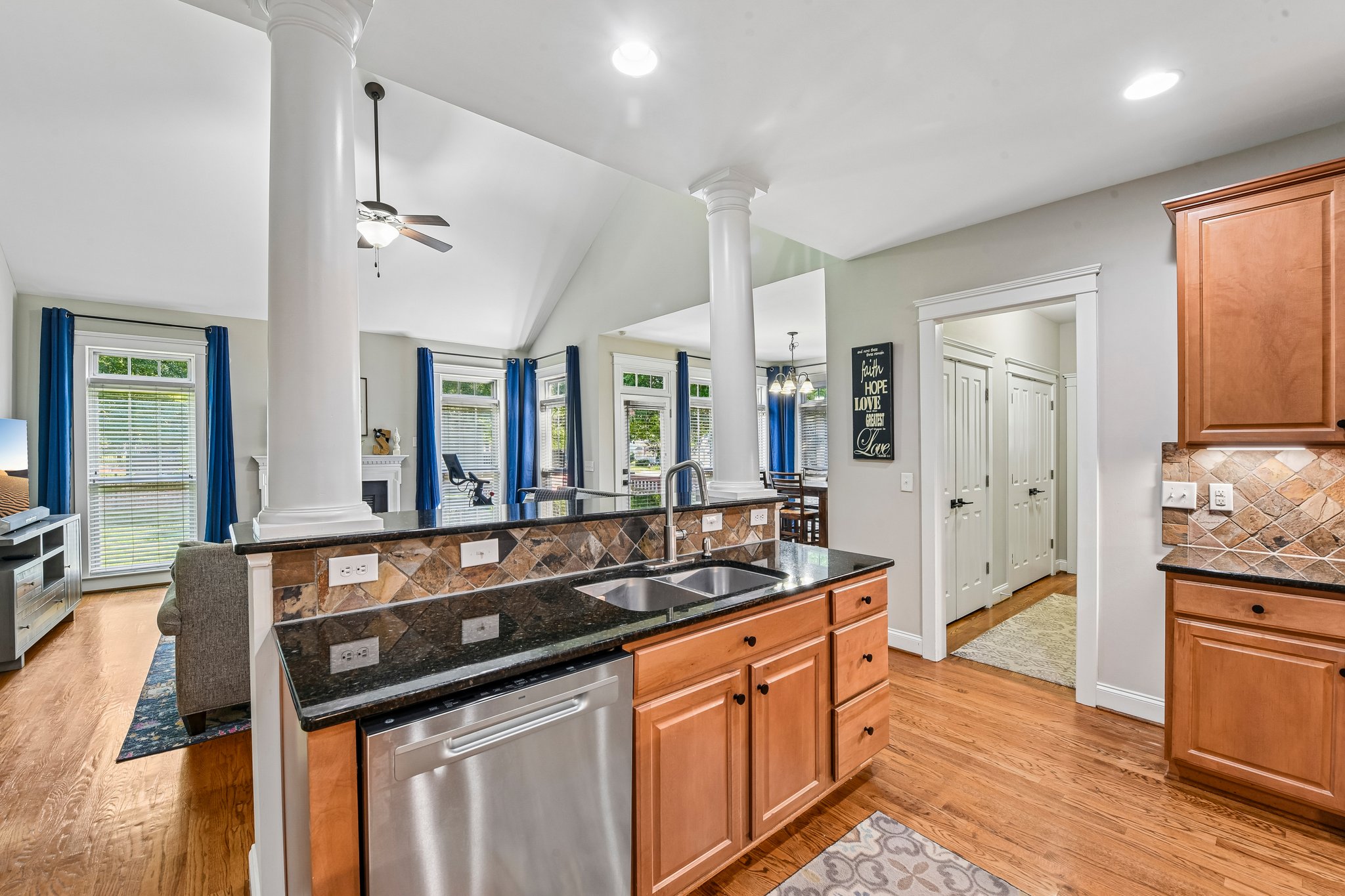 Thayer Dr-S1806-012.jpg
