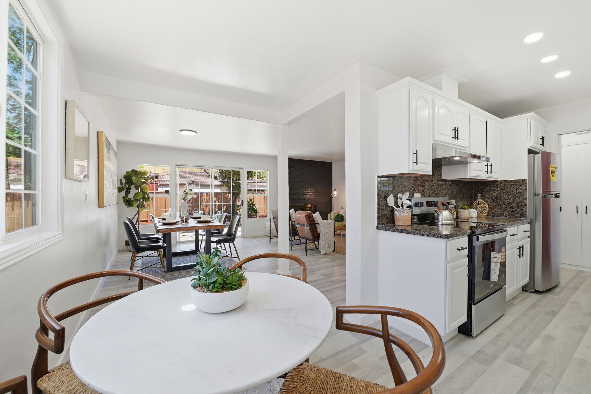 014_F8_31070 Meadowbrook Ave