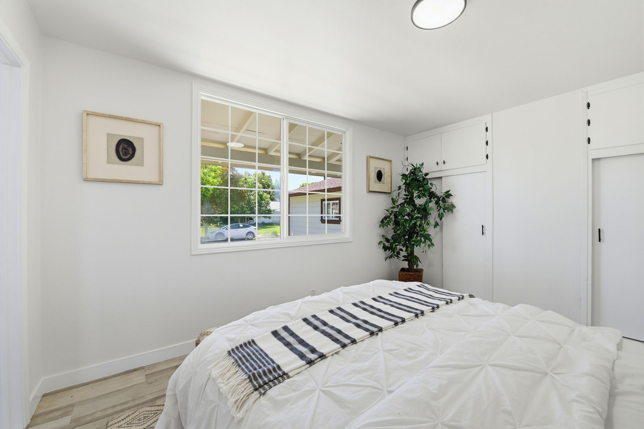 030_F8_31070 Meadowbrook Ave