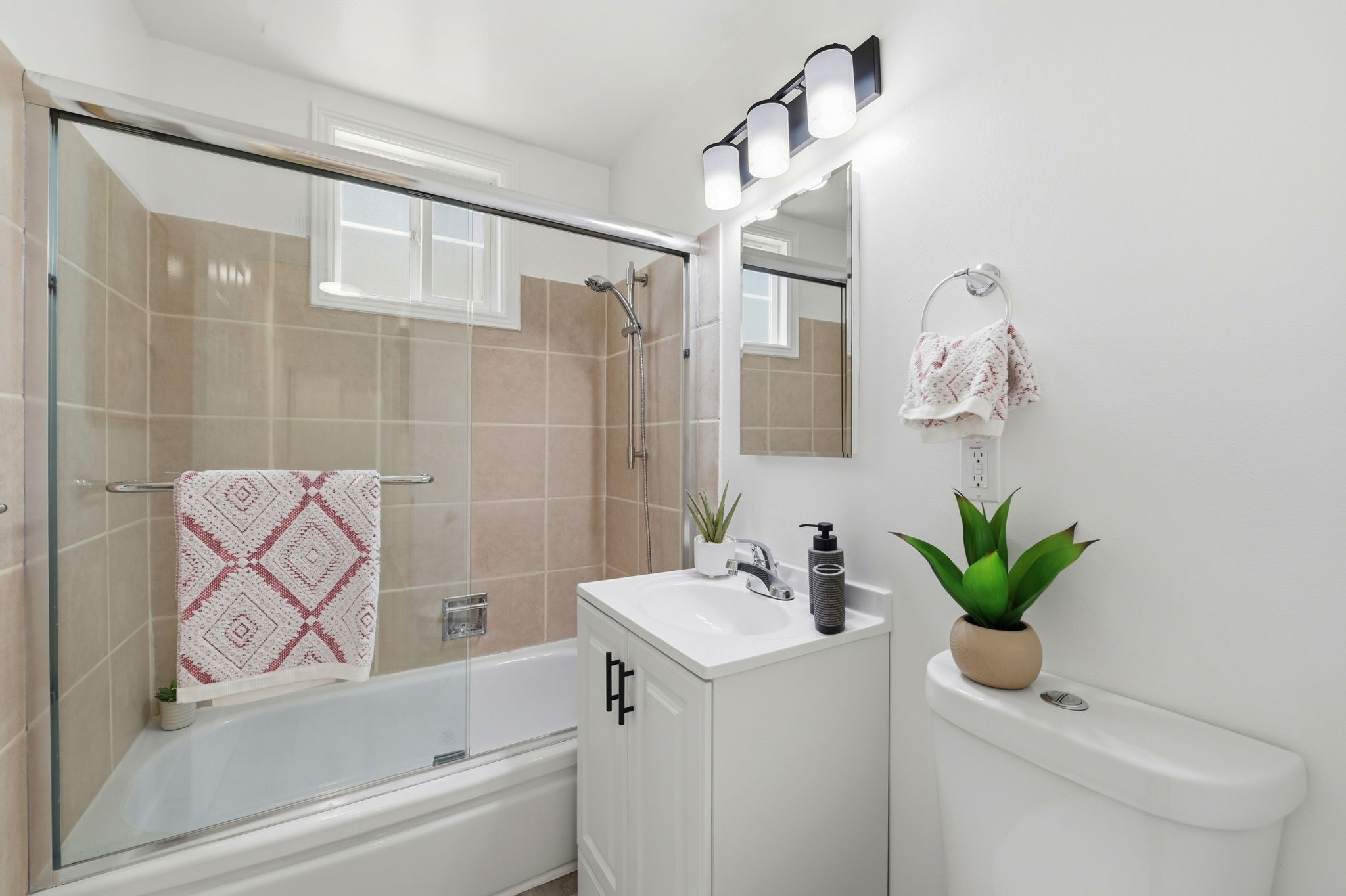 031_F8_31070 Meadowbrook Ave
