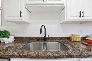 013_F8_31070 Meadowbrook Ave