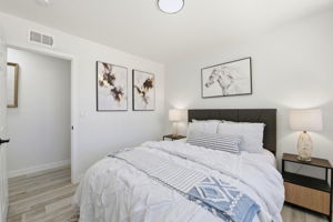 022_F8_31070 Meadowbrook Ave