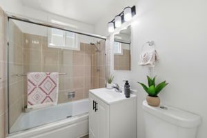 031_F8_31070 Meadowbrook Ave