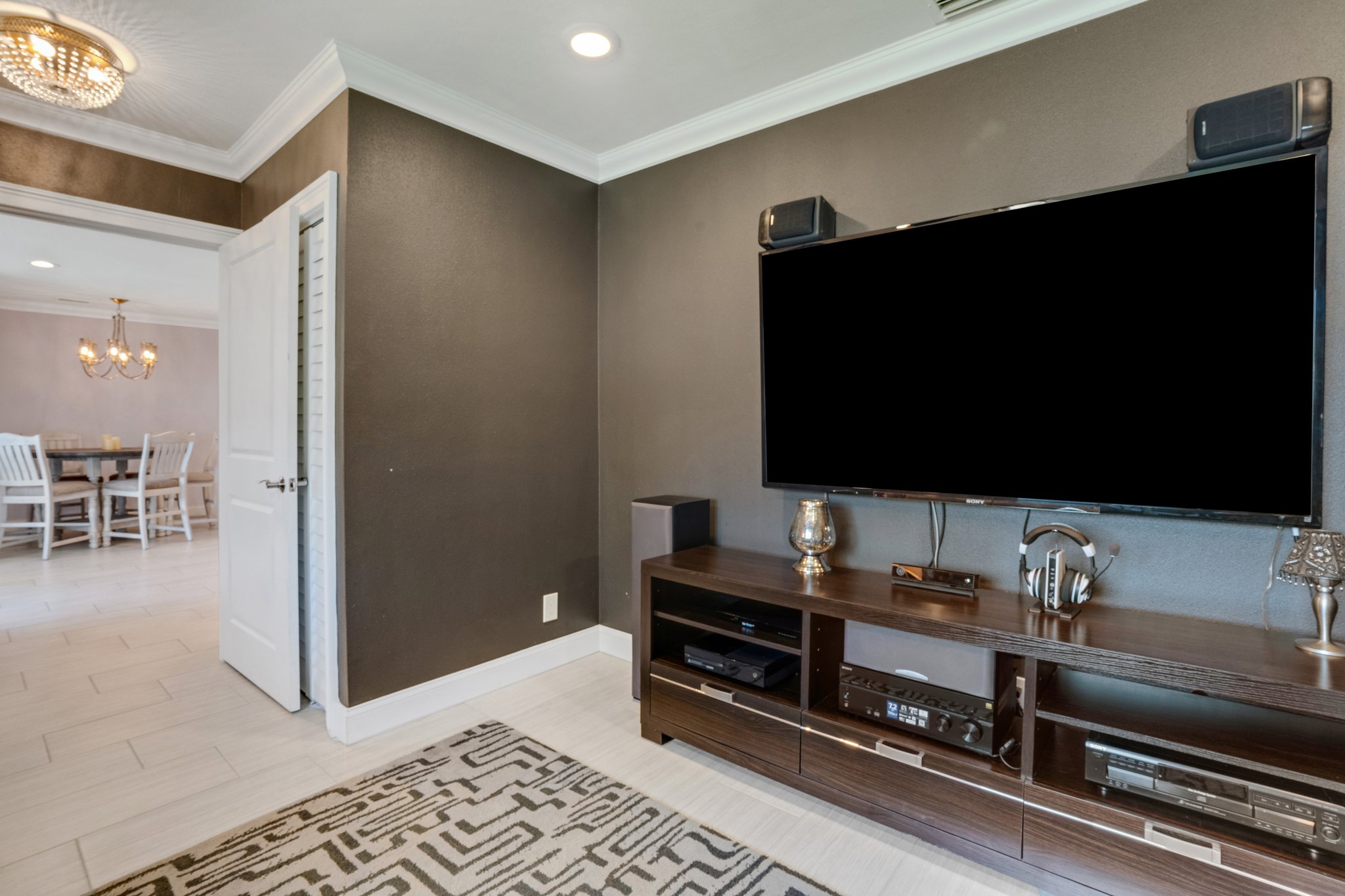 Bedroom 2 / Media Room with Built In Surround Sound Speakers