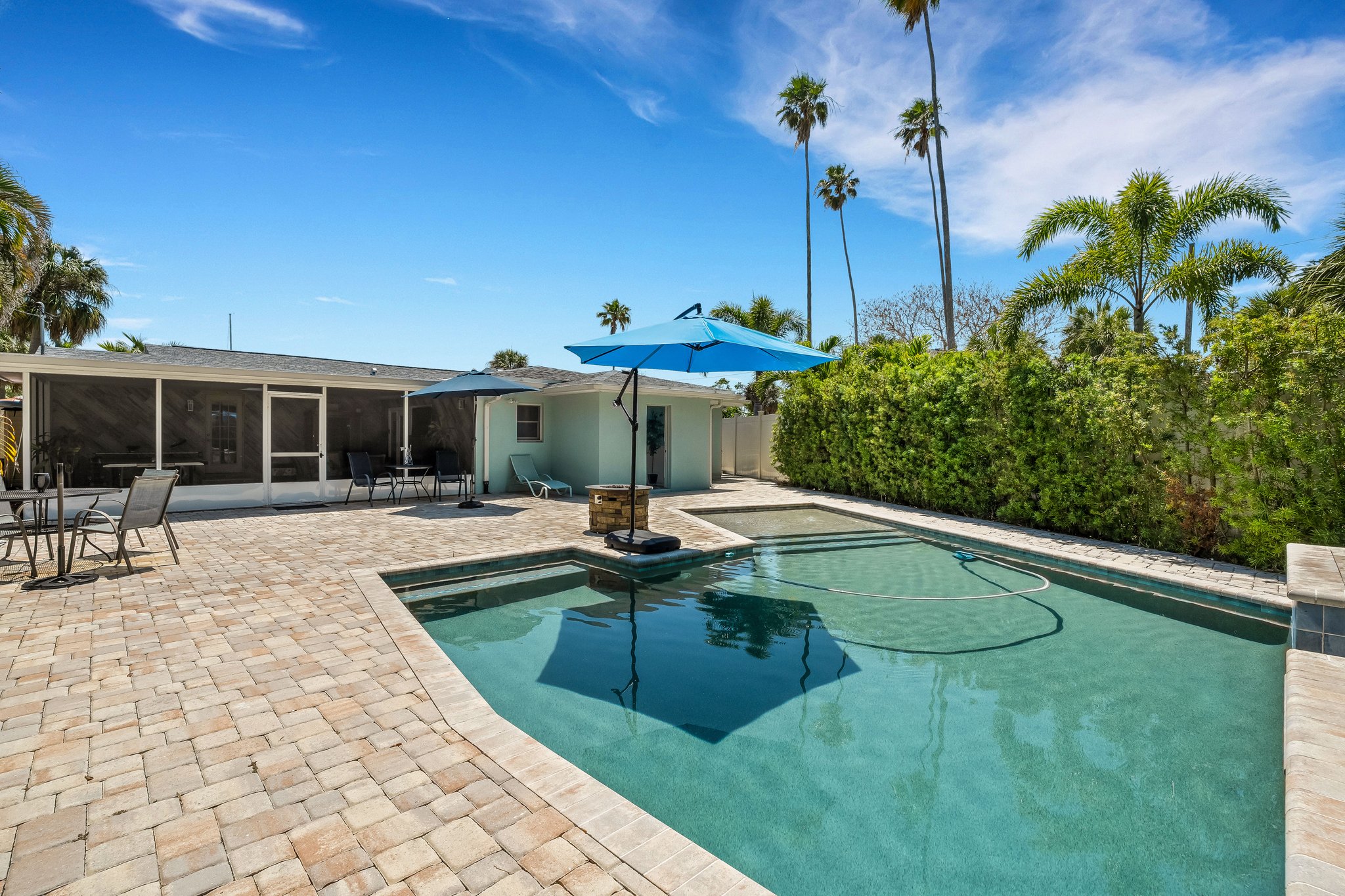 Saltwater Pool with Sun Shelf