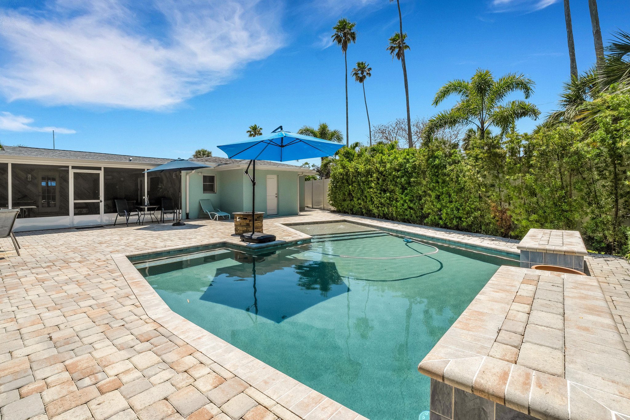 Saltwater Pool with Sun Shelf