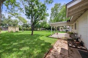 Spacious yard.