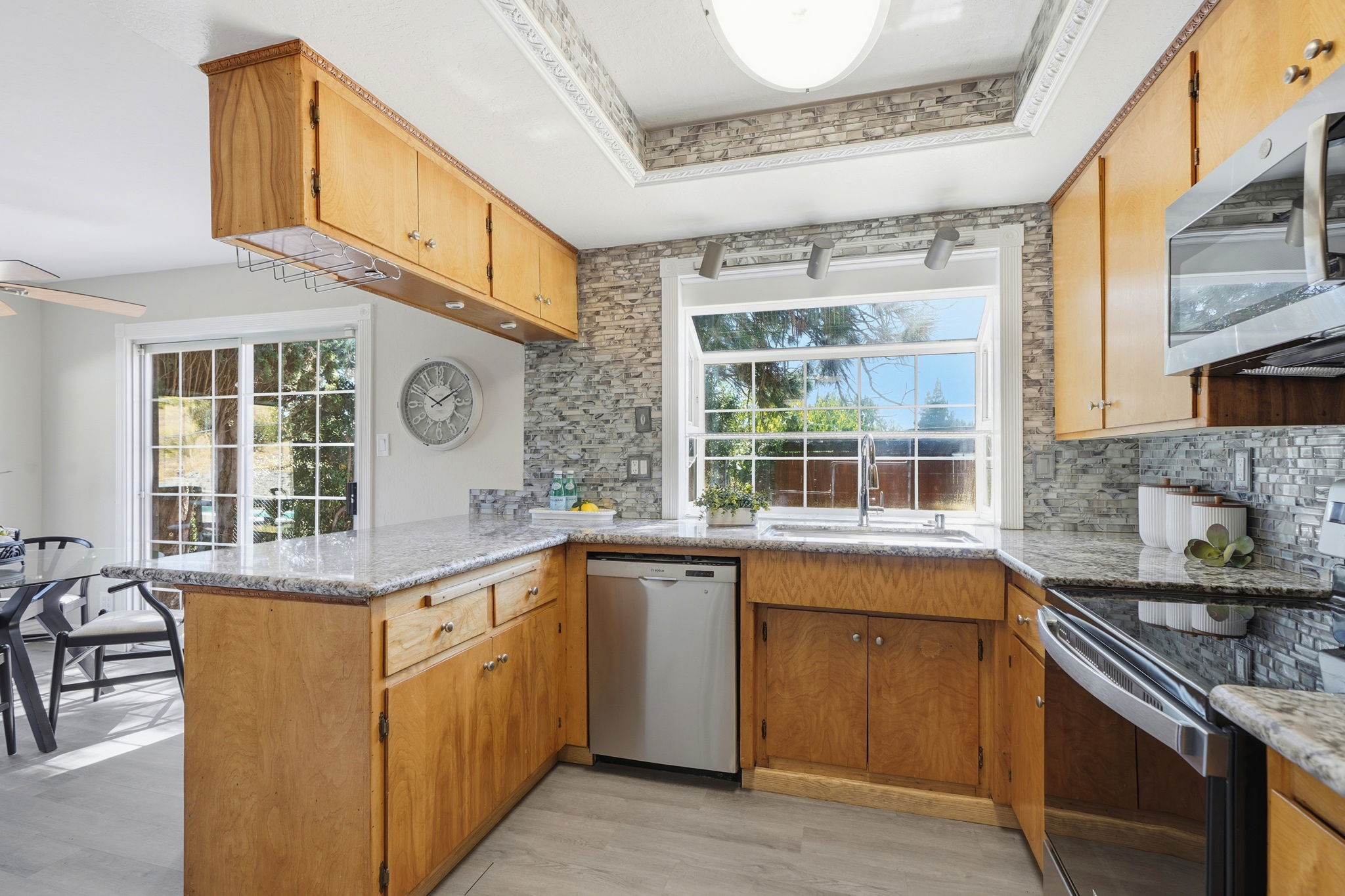 014_F8_3109 Brook Ct