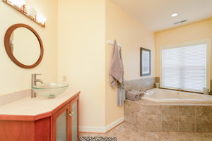 Separate sinks in the primary.