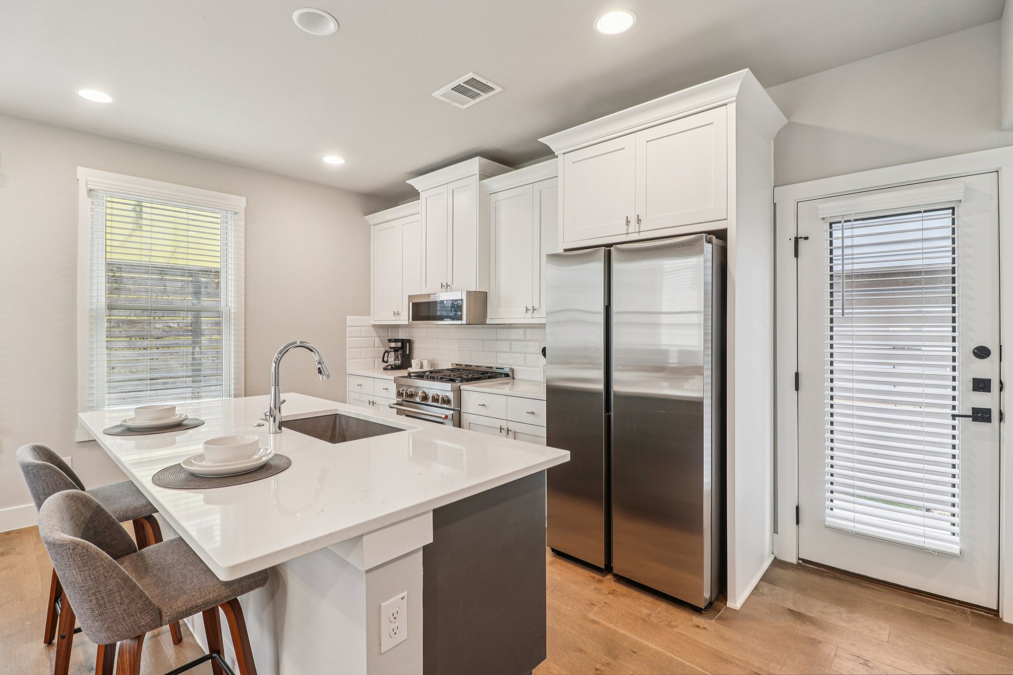 E Evergreen St-S1902-011.jpg