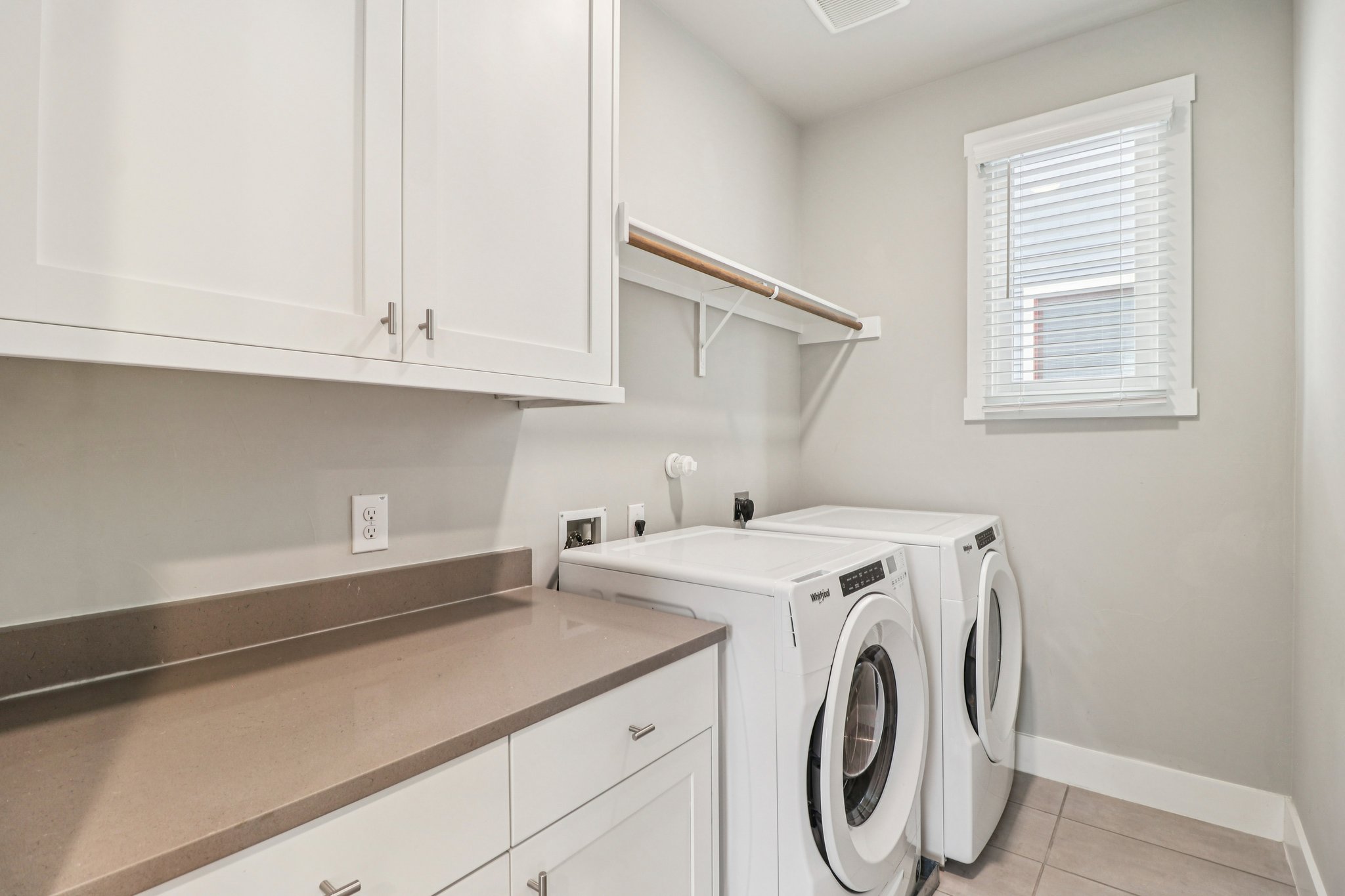 E Evergreen St-S1902-015.jpg