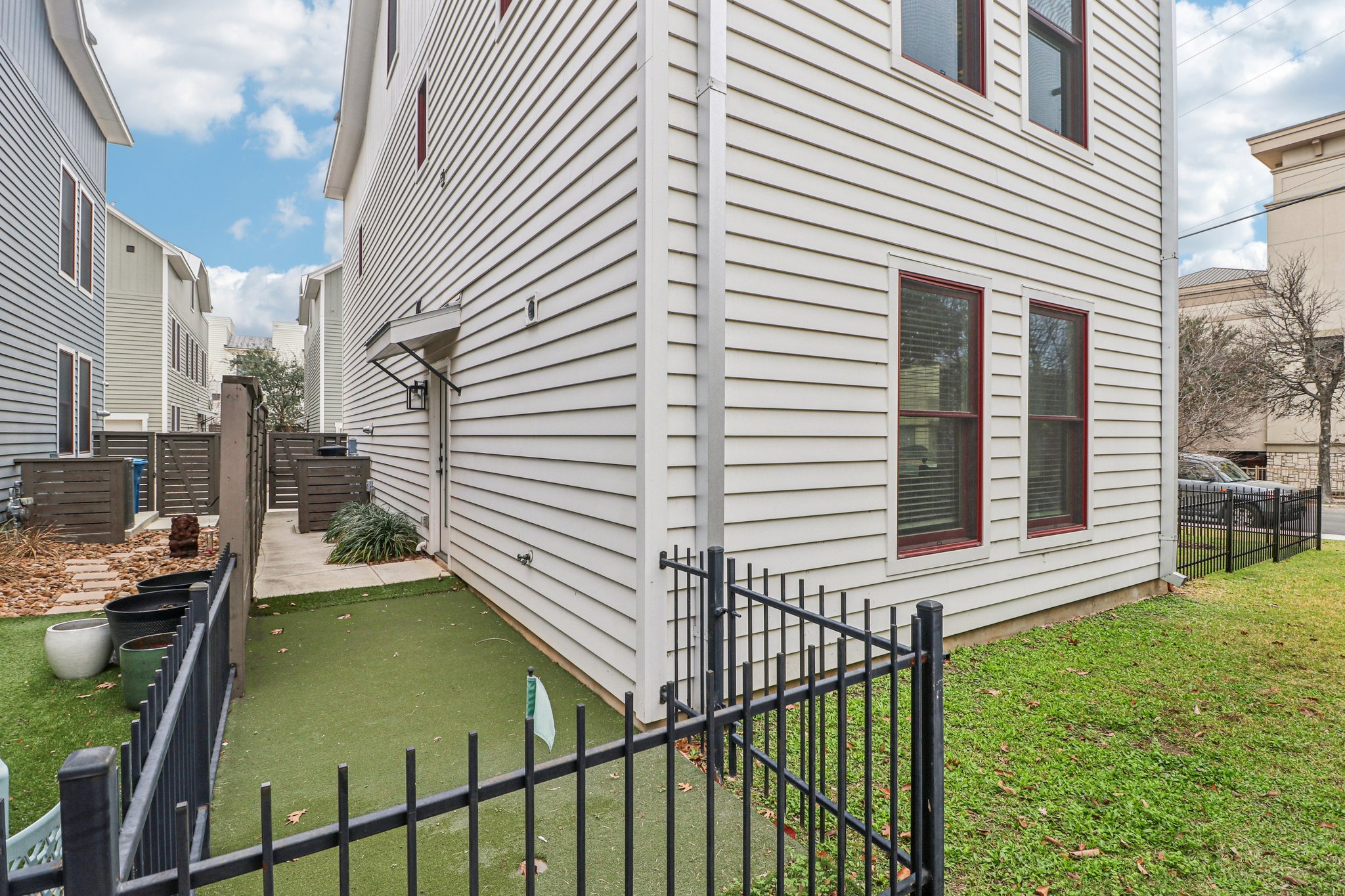 E Evergreen St-S1902-027.jpg